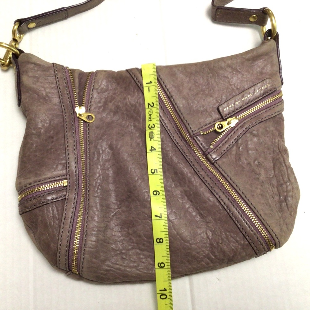Marc Jacobs Mauve Taupe Leather Crossbody Bag with Gold Hardware - Picture 6 of 7